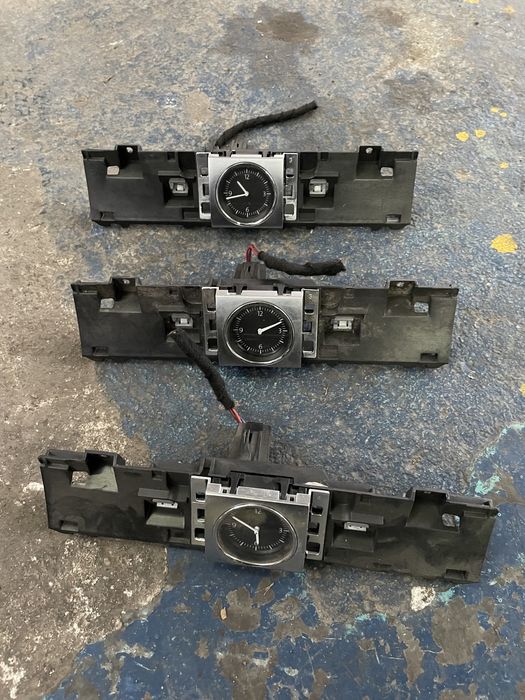 Ceas analogic cu suport passat b7 cc