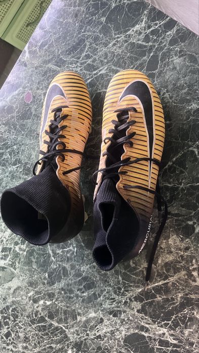 Футболни обувки,калеври,бутонки Nike,Puma 41,42