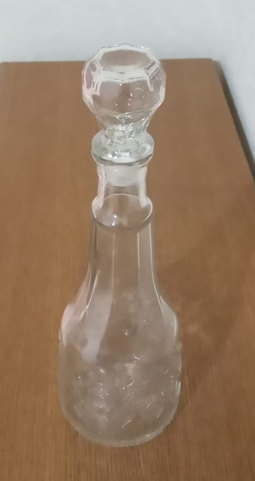 Стеклянный кувшин /графин б/у