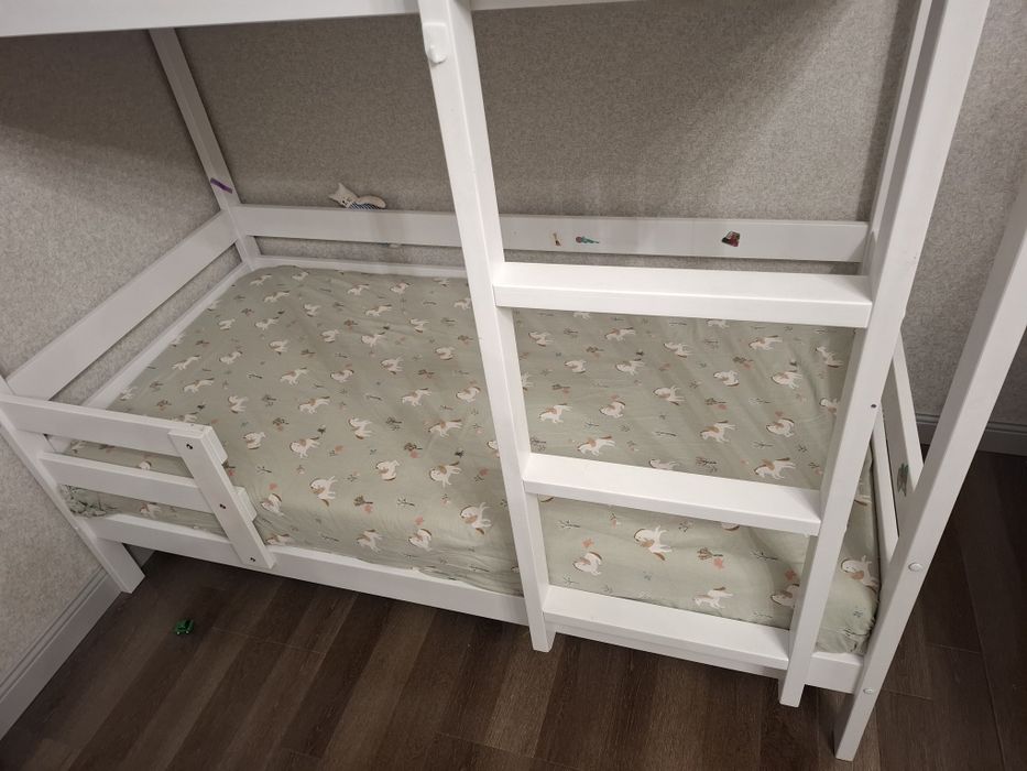 Кровать детская двухъярусная