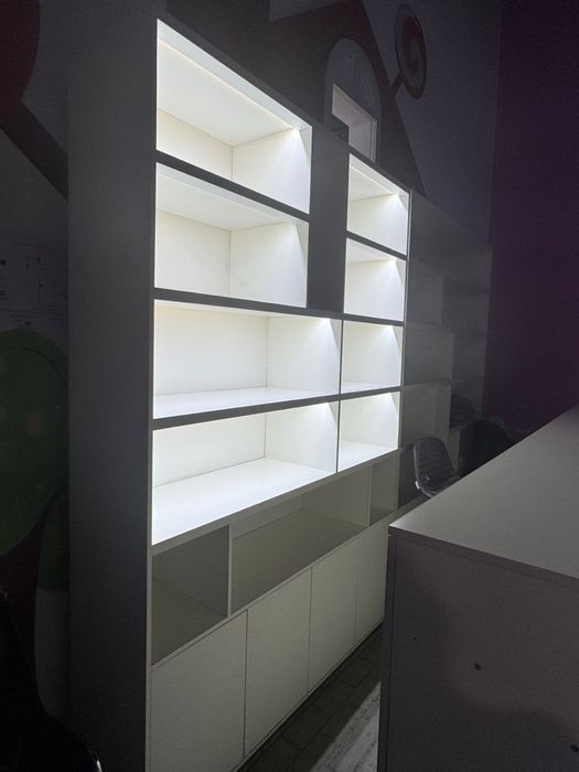 Шкаф с подсветкой