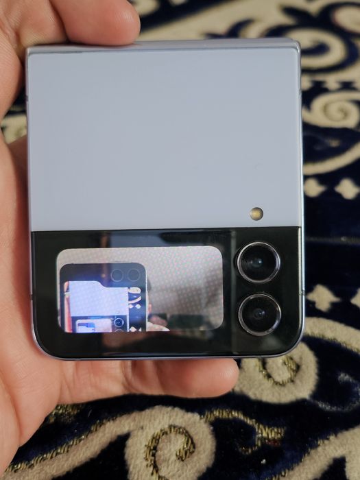 Продается телефон z flip 4 ,256