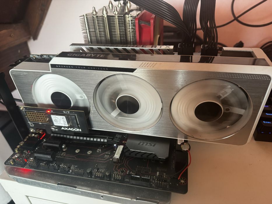 Gigabyte RTX 3070 ti Alb