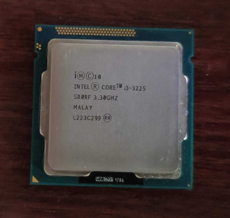 Процесор Intel Core i3-3225