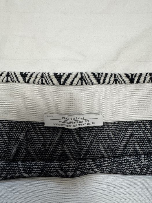 Дамска пола Zara