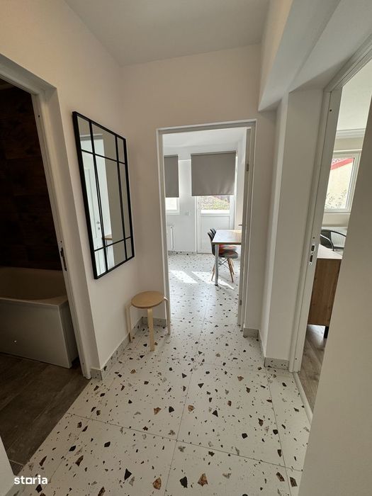 Garsonieră cu balcon, mobilată și utilata