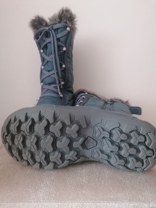 Непромокаеми зимни ботуши