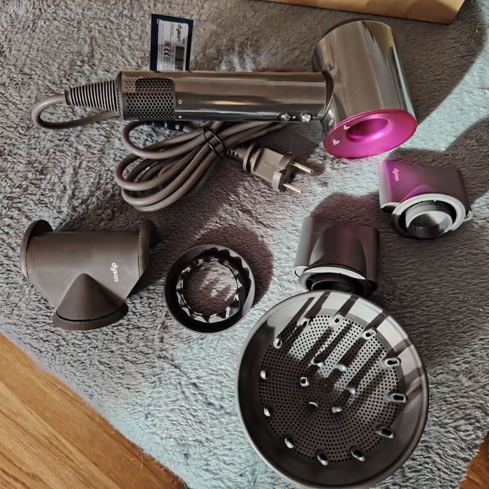 Uscator de par dyson hd 08