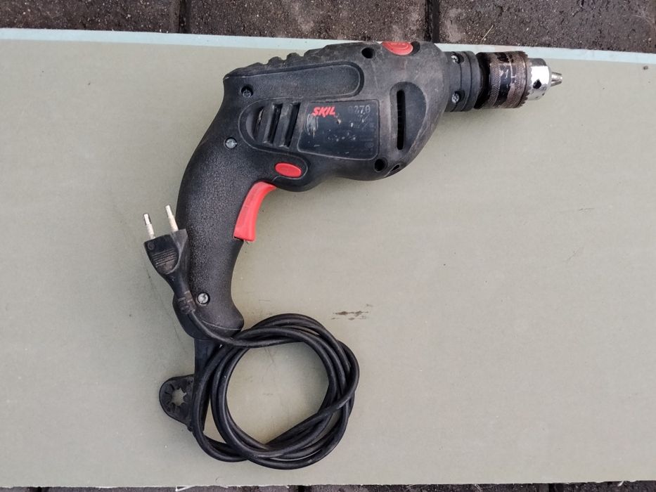 Дрель, шуруповёрт, электропила Б/У