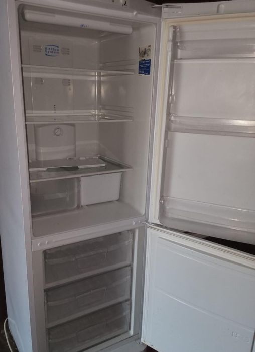 Срочно продам холодильник