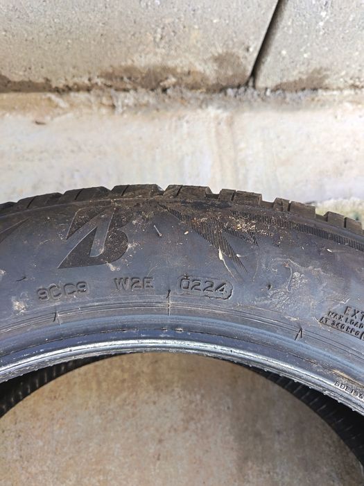 Vând anvelopa  pe 18