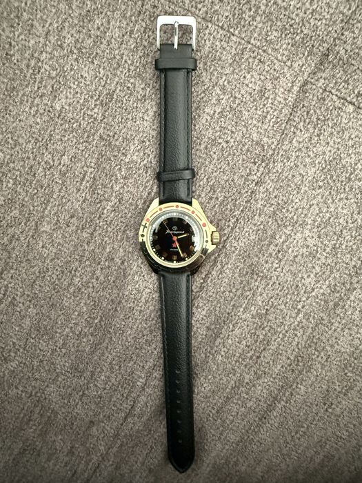 Командирски съветски часовник Восток , Червена звезда