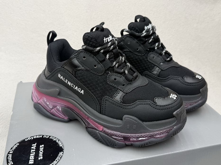 Balenciaga triple s наличен