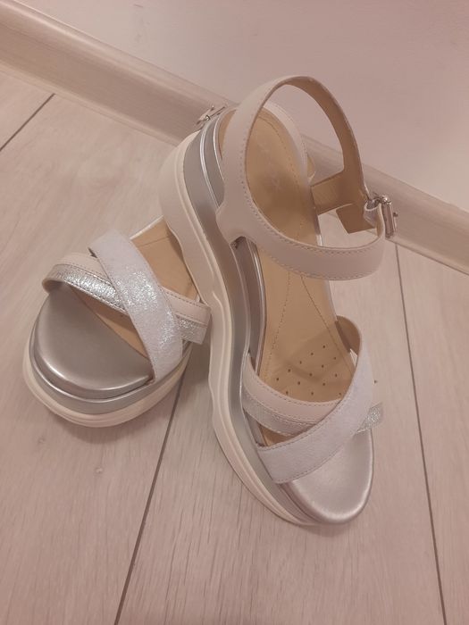 Sandale Geox, piele naturală 37 impecabile