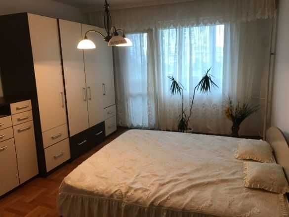 Дава се под наем Тристаен апартамент в Бургас, Славейков - 80 кв.м за 220 € - Снимка #3