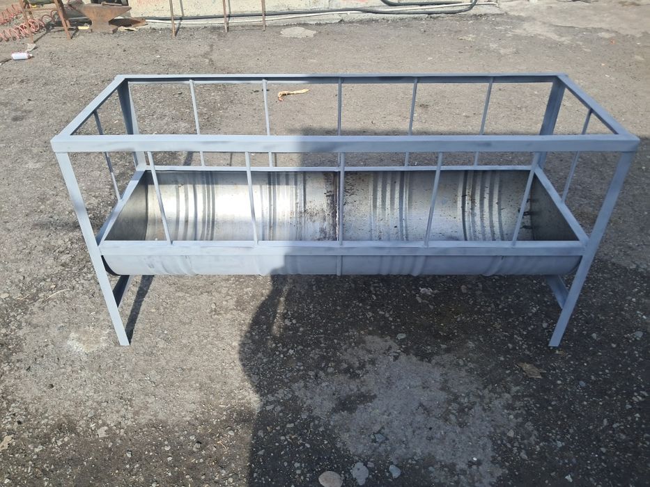 Продам кормушку..