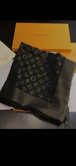 Fular Louis Vuitton, model 2026-2027