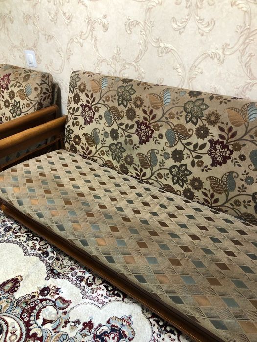 Продам стол и стулья