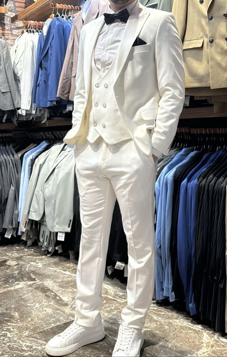 Costum Mire Alb - NOU  nefolosit - pret negociabil