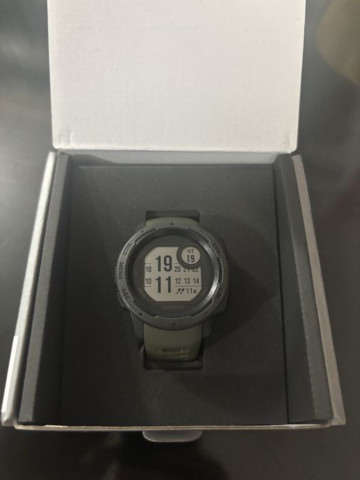 Garmin instinct смарт часовник