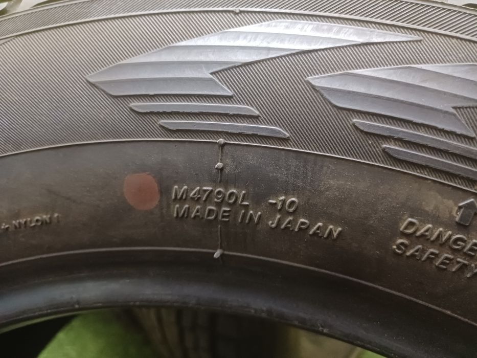 Шины 225/65 R17 YOKOHAMA комплект.