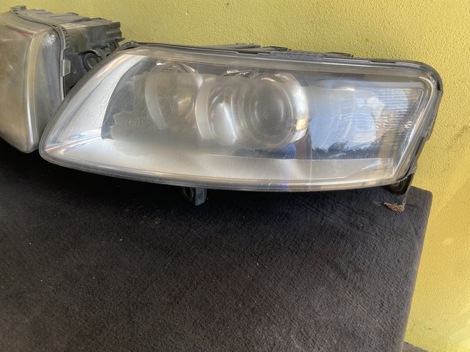 Faruri St/Dr Audi A6 C6 Xenon Pret 700 lei buc fara cleme rupte