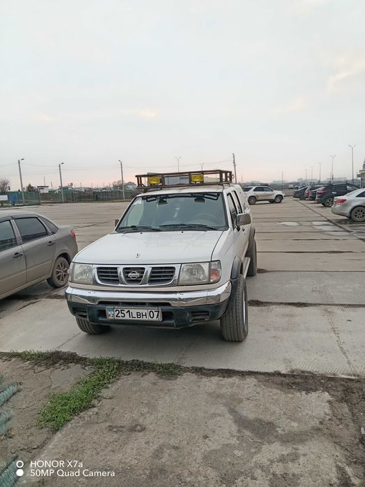 Продам ниссан навара