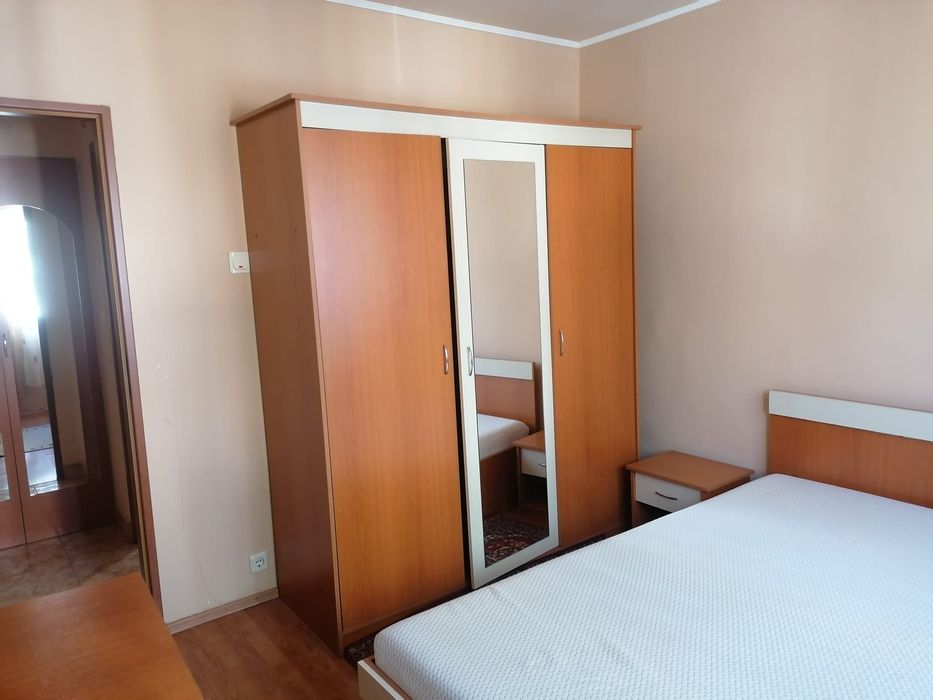 Inchiriez apartament 3 camere Decebal