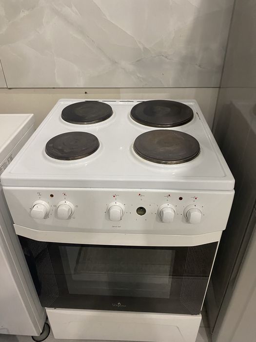 Холодильник, электроплита