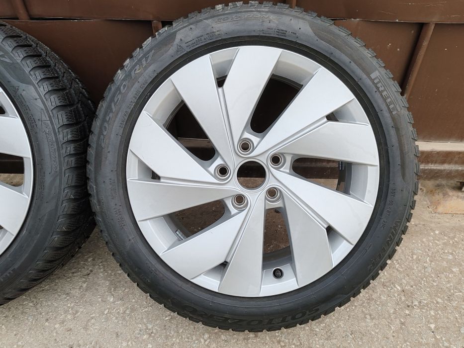 VW Golf 8, Фолксваген 205/50/17 цола