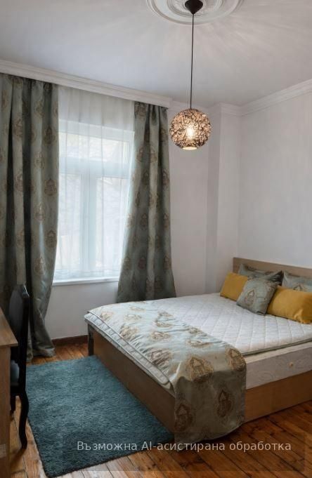 Дава се под наем Тристаен апартамент в Варна, Център - 88 кв.м за 648.21 € - Снимка #1