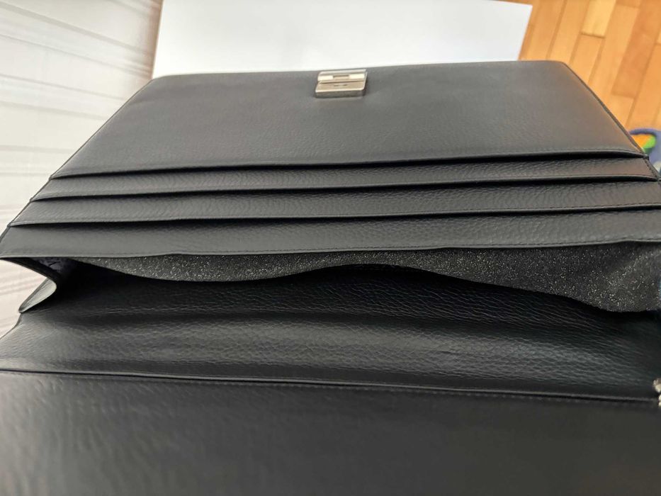 бизнес чанта Petek