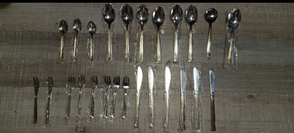 Комплект прибори за хранене