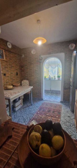 Proprietar vand apartament 3 camere, decomandat, 2 balcoane inchise