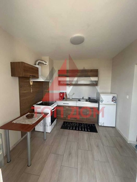 Дава се под наем Тристаен апартамент в Варна, Лятно кино Тракия - 85 кв.м за 663 € - Снимка #1