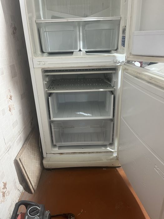 Продам холодильник