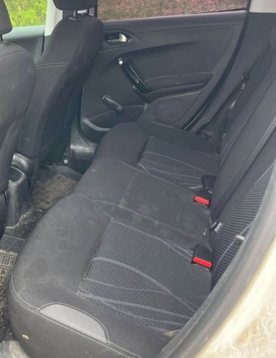 Пежо 208 на части