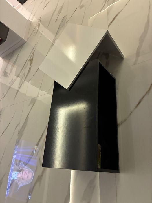 Почти нова холна маса