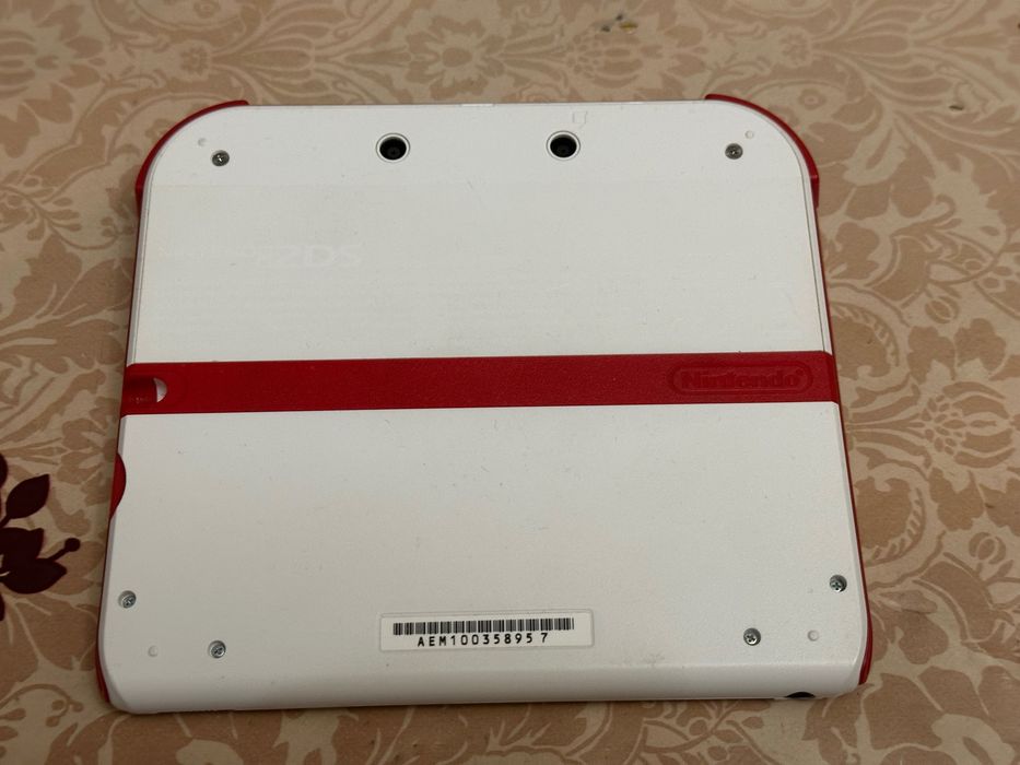 Nintendo 2DS конзола