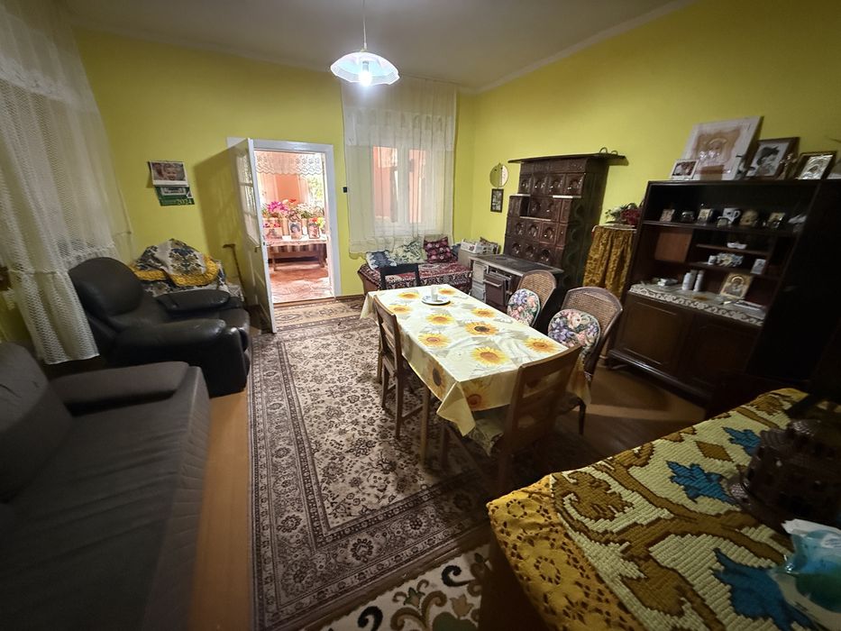 Ofer spre vanzare Casa 3 camere + Teren 47 Arii  in comuna Lipau