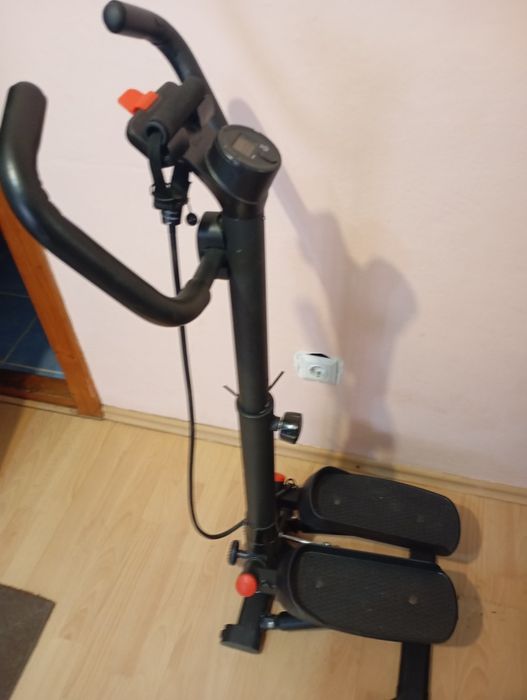 Vând steper aproape nou