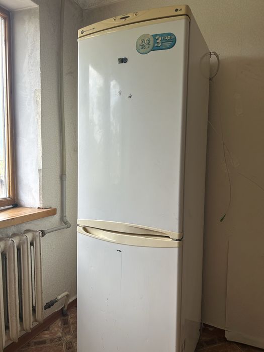 Продается холодильник LG
