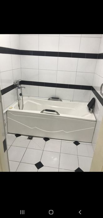 Квартира сотилади.