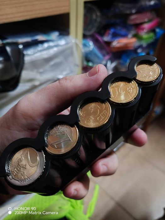 Монетник за евро монети - прав