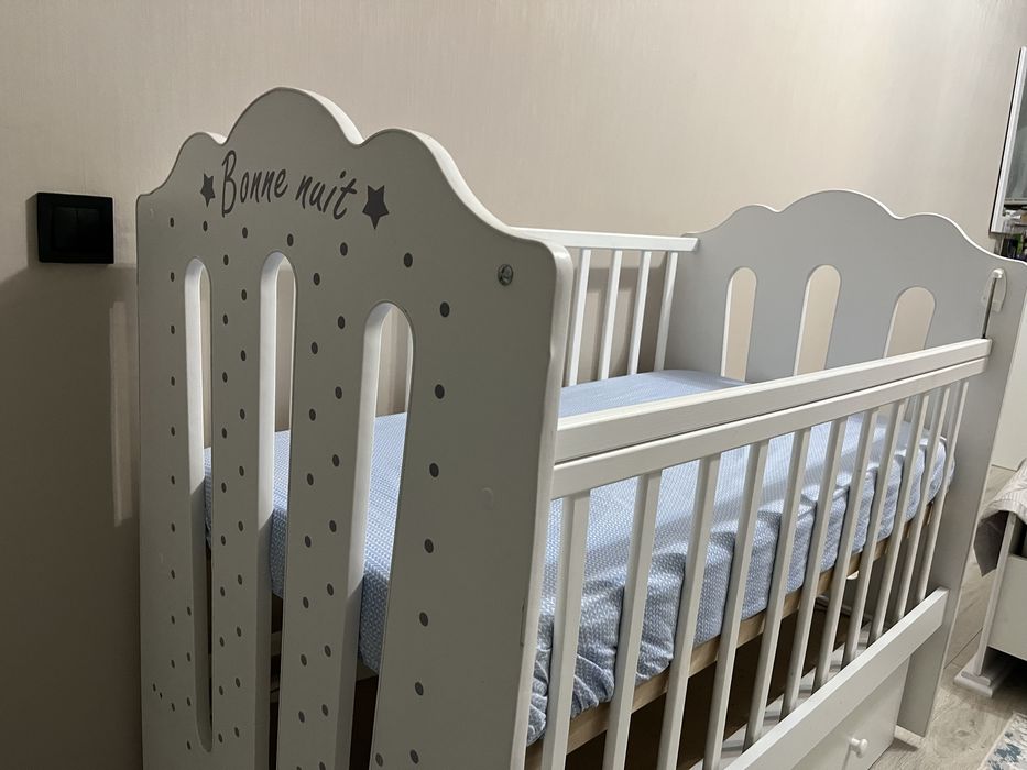 Продам детскую кроватку (до 3 лет)