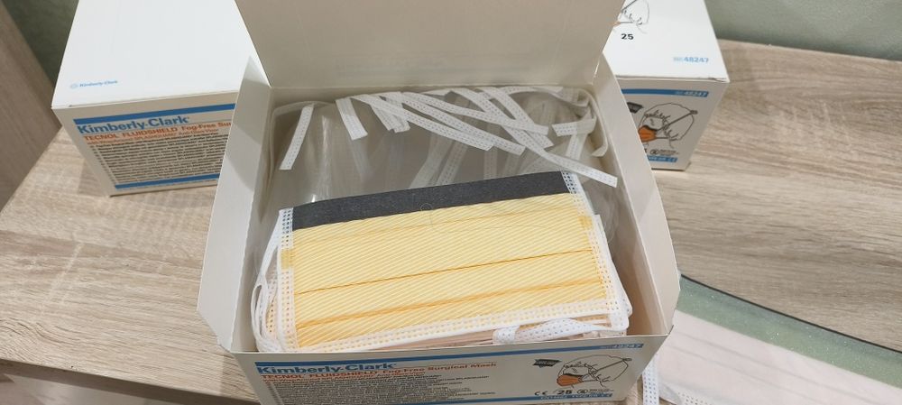 Маска с защитным экраном хирургическая медицинская Kimberly Clark