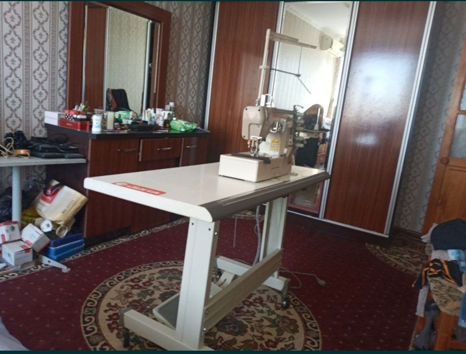 Чирчиқда тикув машинаси сотилади