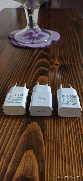 Продам зарядки для телефона samsung