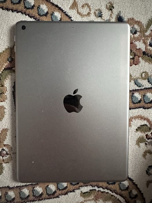 Продаются 2 айпада и зарядка