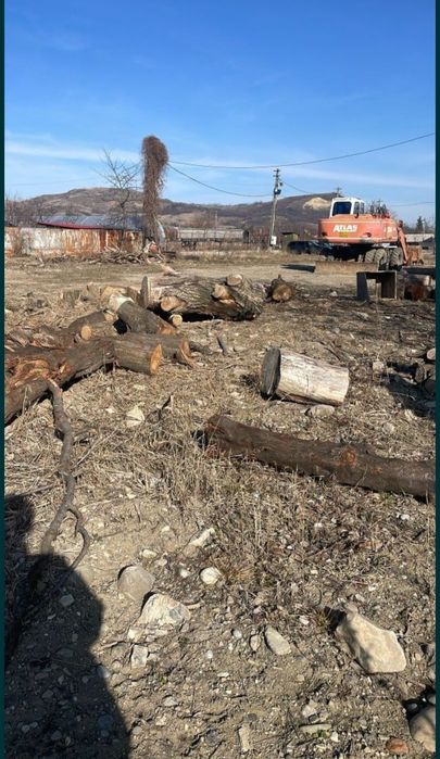 Închiriez hală + teren